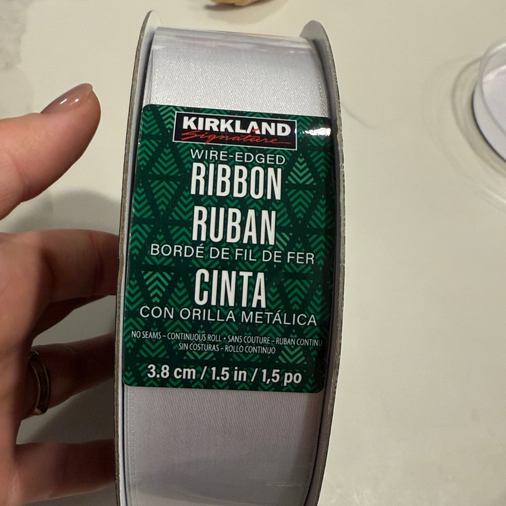 Kirkland Wire Edged Ribbon 50 Yards 1.5" Wide White continuous roll no seems New